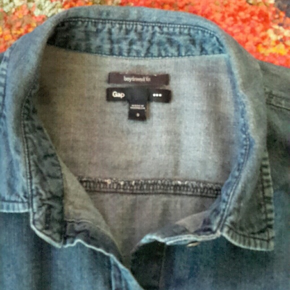 GAP Boyfriend Fit Denim Shirt Women's Size Small - Picture 3 of 4